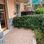 Lägenhet La Casa Di Yuri - Free Private Parking & Air Conditioning *