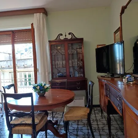La Casa Di Yuri - Free Private Parking & Air Conditioning Apartament *