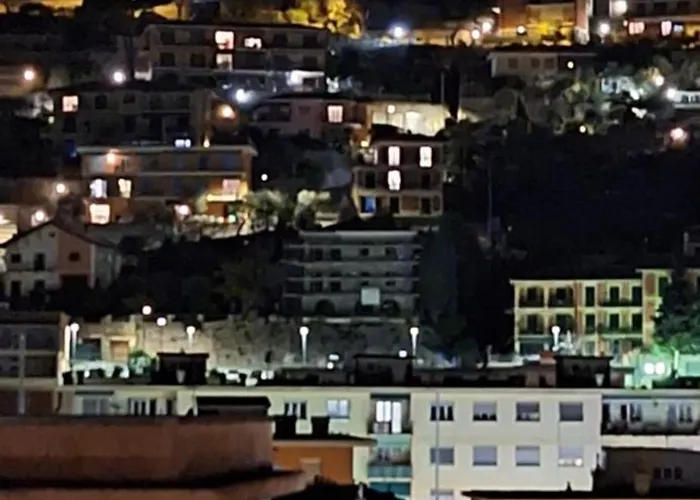 La Casa Di Yuri - Free Private Parking & Air Conditioning Appartement