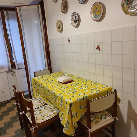 La Casa Di Yuri - Free Private Parking & Air Conditioning Apartment *