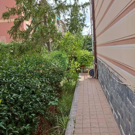 La Casa Di Yuri - Free Private Parking & Air Conditioning Apartment