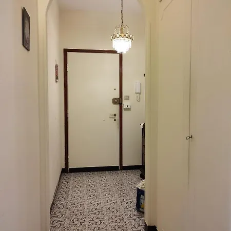 La Casa Di Yuri - Free Private Parking & Air Conditioning Apartment *