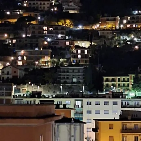 La Casa Di Yuri - Free Private Parking & Air Conditioning Apartment